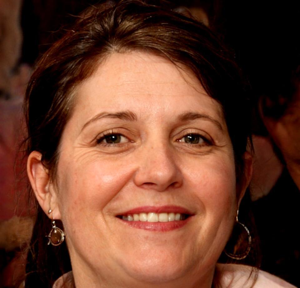 Porträt von Dr. Sarah Müller, Finanzexpertin